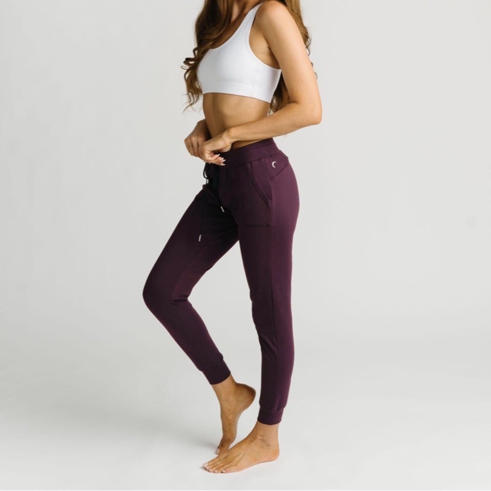 Zyia plum unwind joggers